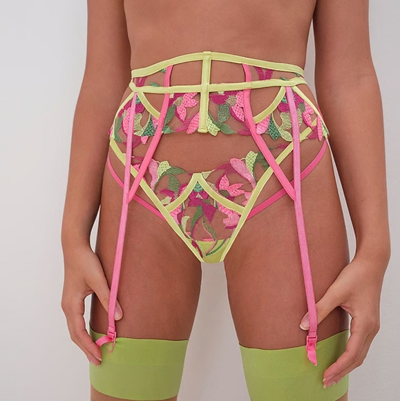 FL&L Petunia Embroidery Garter 🌷 - Picture 4 of 7